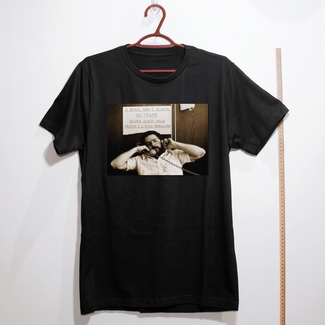 Camiseta_egipcio_preto_que_isso_camarada_-_O_Brasil_nao_e_quintal_de_ninguem | O Brasil não é quintal de ninguém
