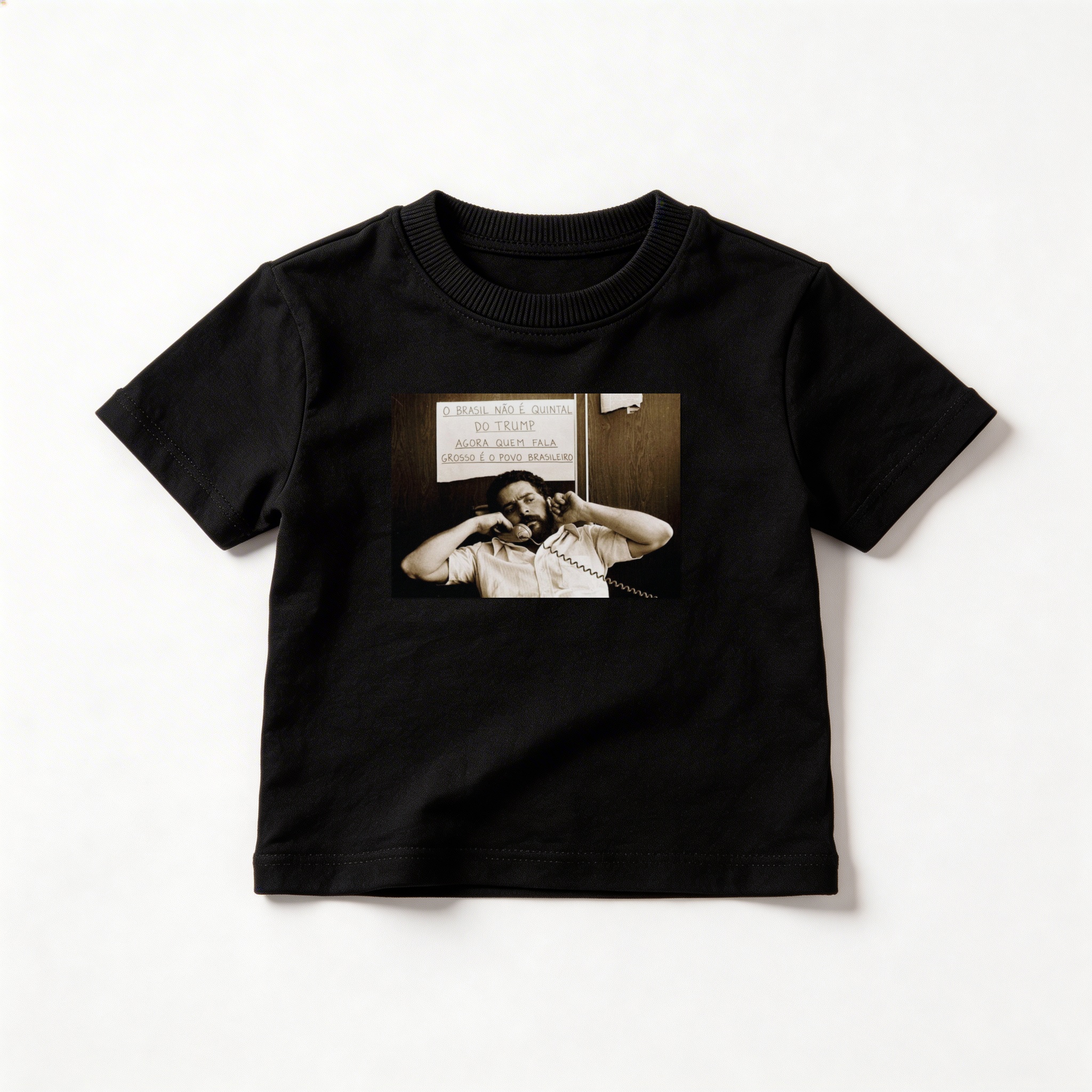 Camiseta_infantil_preto_que_isso_camarada_-_O_Brasil_nao_e_quintal_de_ninguem | O Brasil não é quintal de ninguém