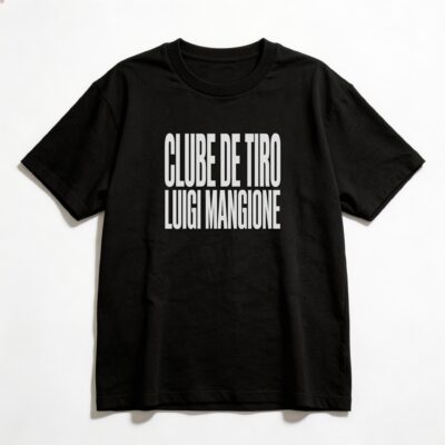 Camiseta_oversized_preto_que_isso_camarada_-_Clube_de_Tiro_Luigi_Mangione_-_Tipografia | Clube de Tiro Luigi Mangione - Tipografia