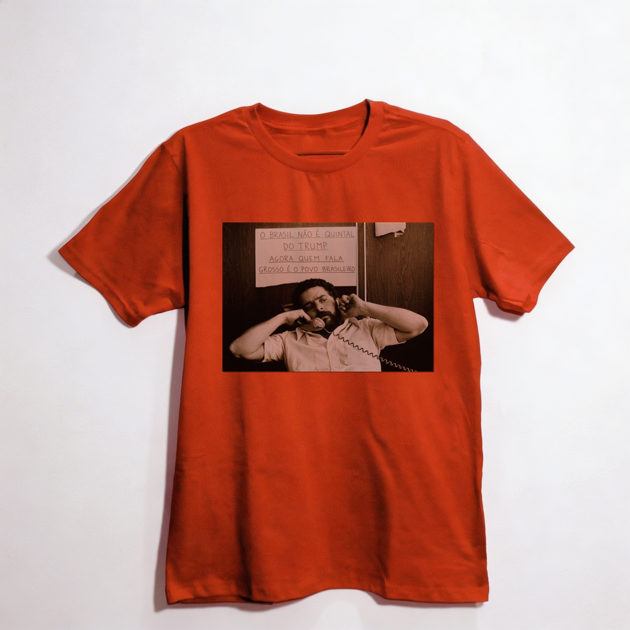 Camiseta_oversized_vermelho_que_isso_camarada_-_O_Brasil_nao_e_quintal_de_ninguem | O Brasil não é quintal de ninguém