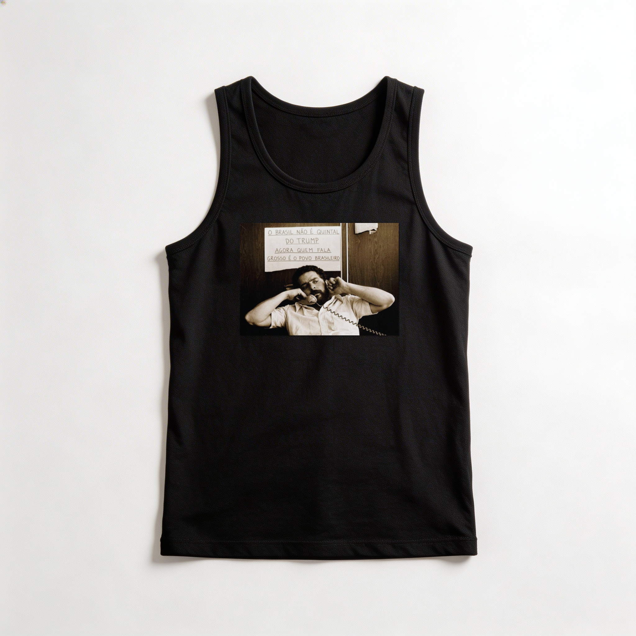 Camiseta_regata_preto_que_isso_camarada_-_O_Brasil_nao_e_quintal_de_ninguem | O Brasil não é quintal de ninguém